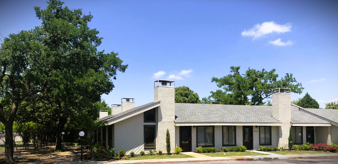 Exterior of the Addison Therapy Associates office complex on Dallas Parkway